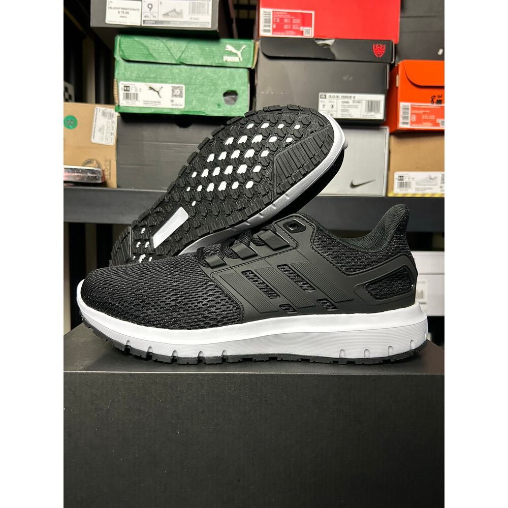 adidas Women’s Ultimashow Black / Size 7.5 / $80 Retail!! / Brand New!!